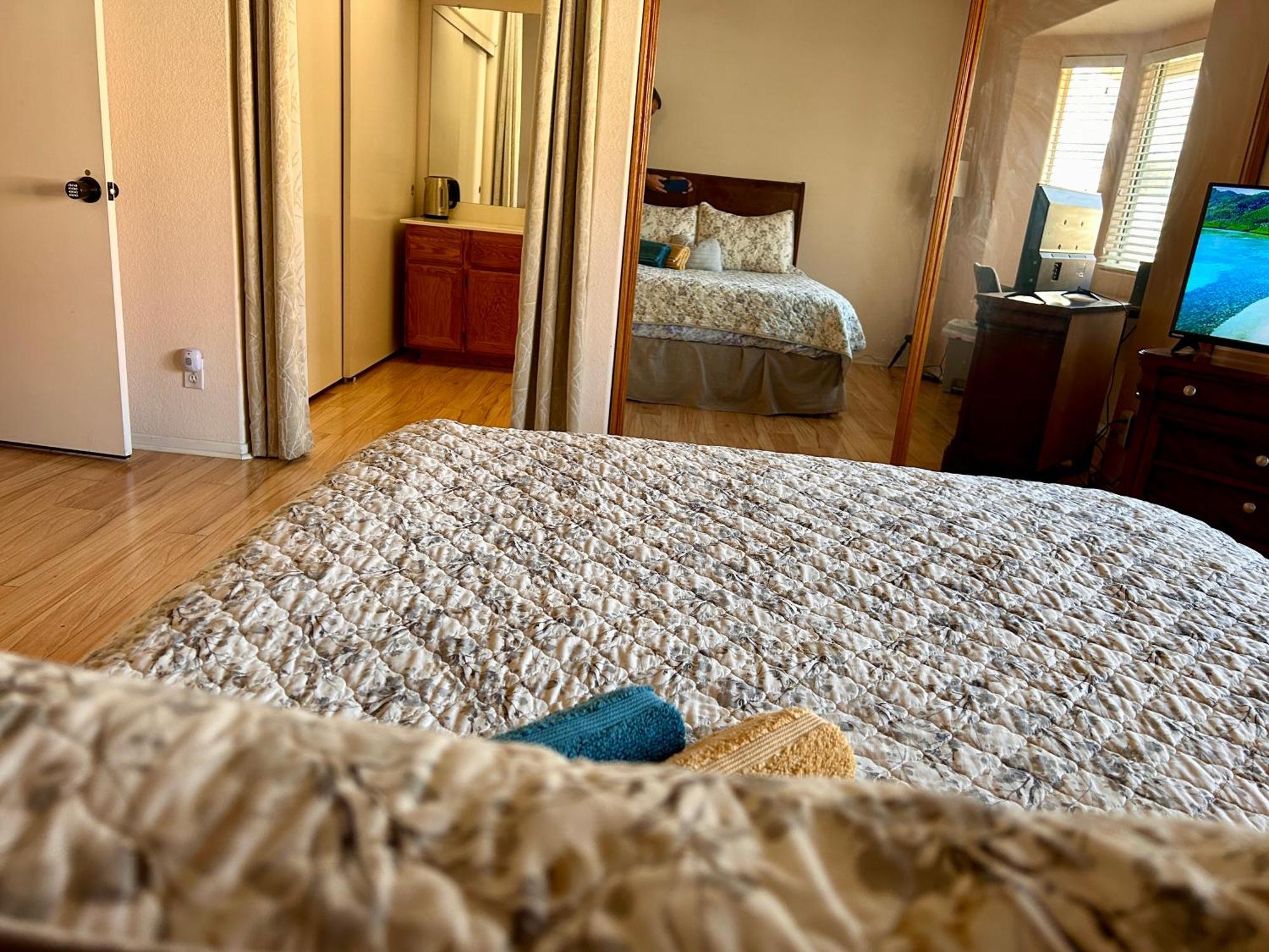Golden Saddle Suite With Tv And Private Bathroom Hemet Exterior photo